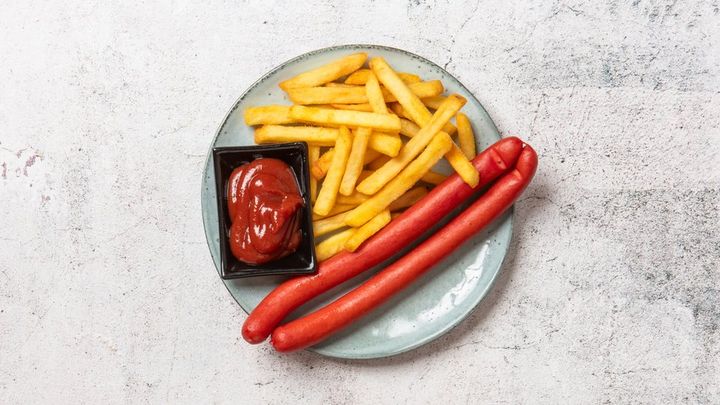 Pølser og pommes frites